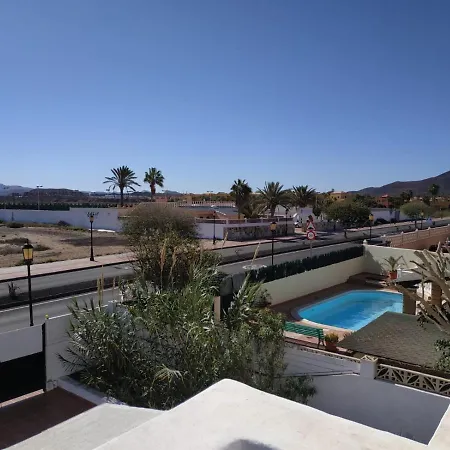 Aloha Surf House Pensionat *