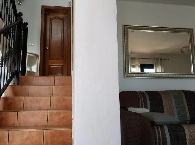 Aloha Surf House * קורלחו